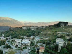 Gjirokastra in Südalbanien