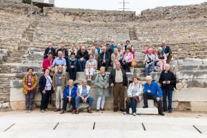 Die Reisegruppe der Griechenland-Inforeise im Amphitheater von Philippi